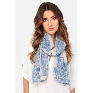 🦋Lulu's Blue Porcelain Printed Cream Light Scarf